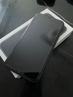 Apple iPhone 11 mobil 64 GB svart