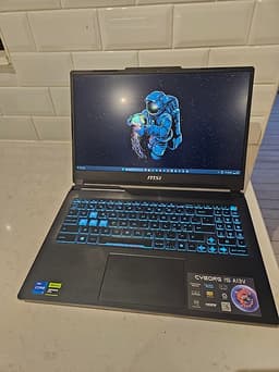 MSI Cyborg 15 - i7 | 16GB | 512GB | RTX 4050