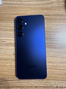 Samsung Galaxy S25 Plus 512GB Navy Blue i toppskick + flera skal