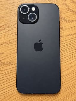 iPhone 15 128GB Svart – fullt fungerande – sprucken skärm