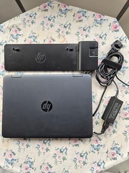 HP laptop 15 tum svart med dockningsstation