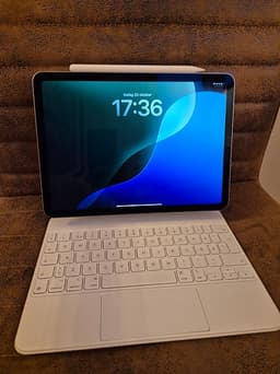 Apple iPad Air (5th gen) 256 GB + Pencil + Magic Keyboard