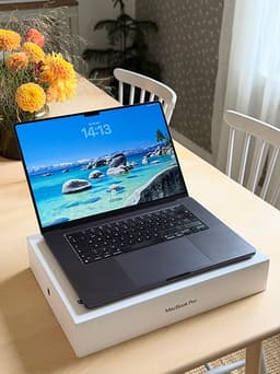 MacBook Pro 16" M3 Max, 36 GB / 1 TB, momskvitto