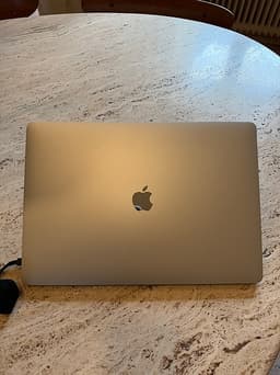Apple MacBook bärbar dator 16 tum silver