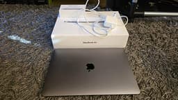 Apple Macbook Air M1 2020 8GB & 256GB med tillbehör