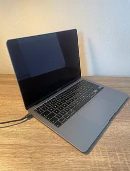 Macbook Air 13" 2020 (i5, 16GB ram)