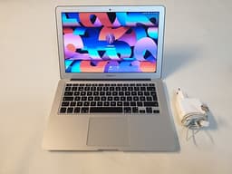 MacBook Air 2017 13.3" - Intel Core i5 / 8GB RAM / 128GB SSD