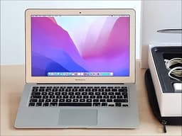 Macbook Air 2017 nyskick, nytt batteri, originalkartong