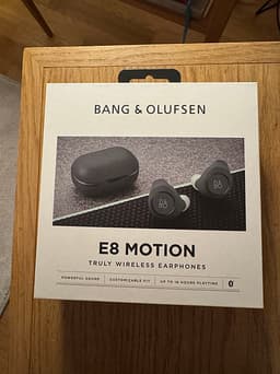 Bang & Olufsen E8 Motion trådlösa hörlurar