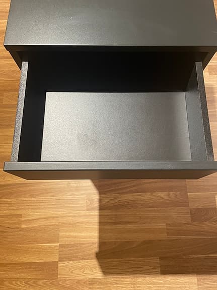 IKEA Vikhammer sängbord svart