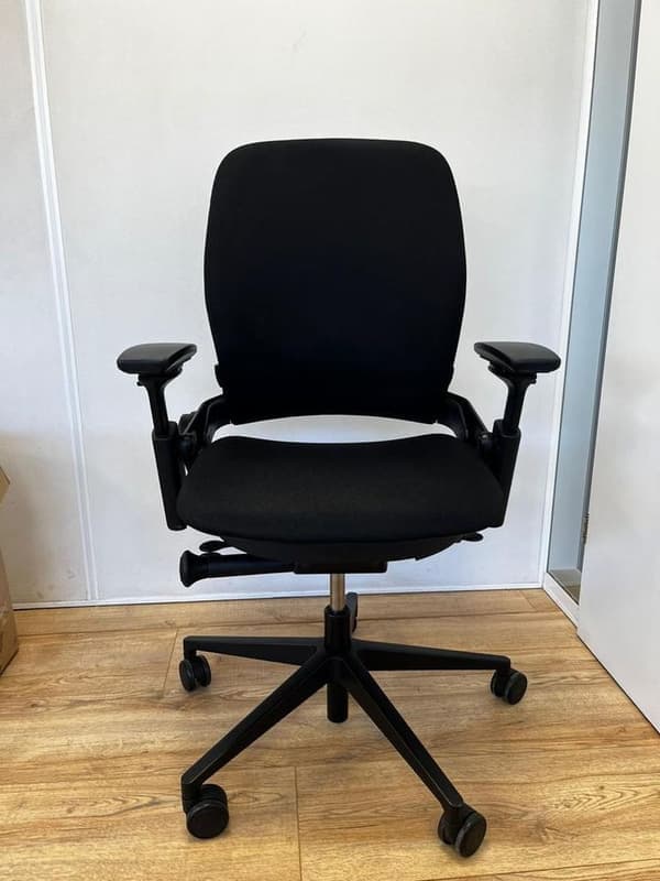 Steelcase Leap V2 - svart