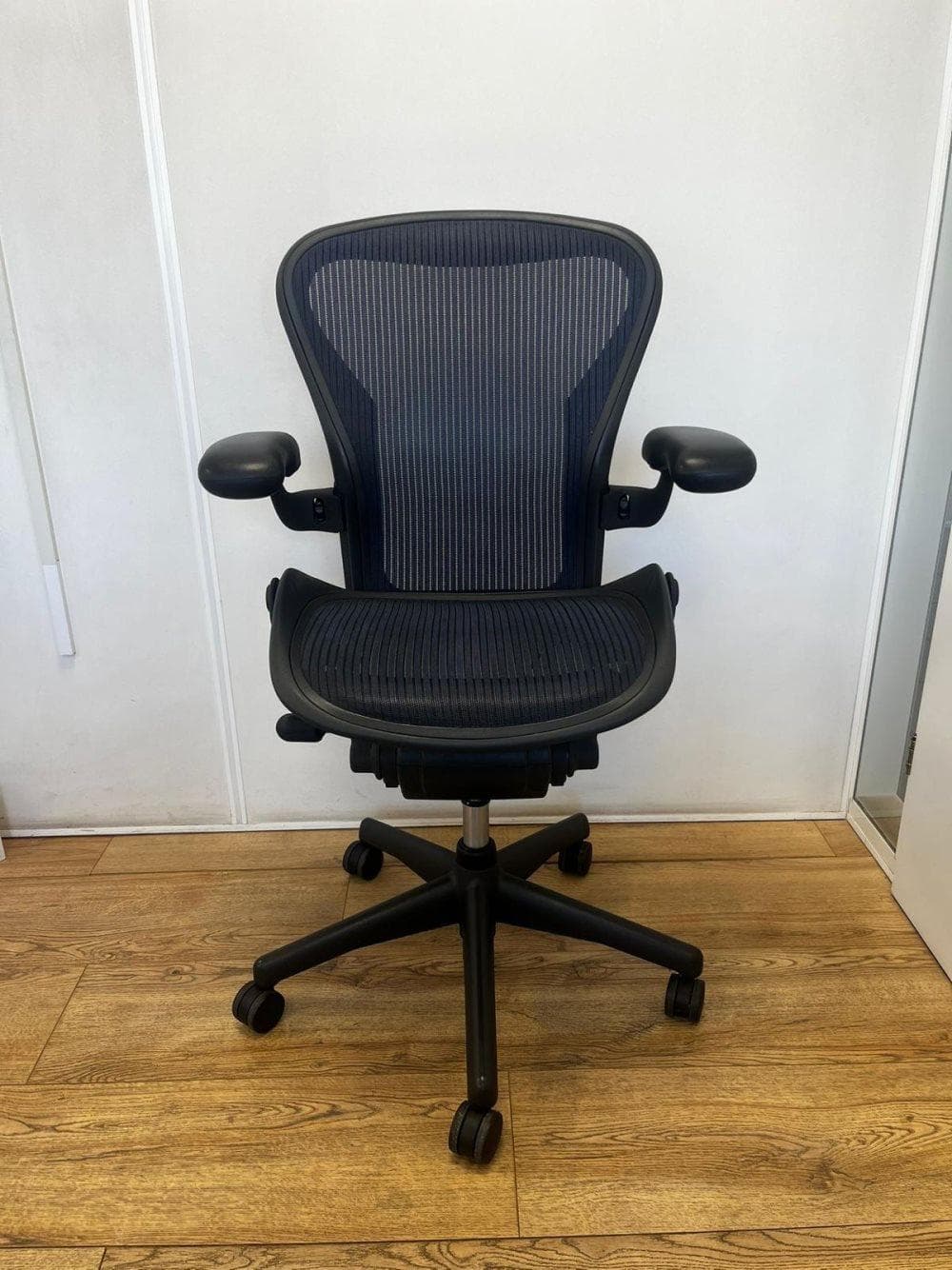 Herman Miller Aeron - Blå - ergonomisk kontorsstol
