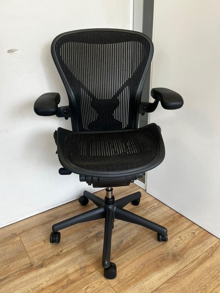 Herman Miller Aeron Graphite Posture Fit