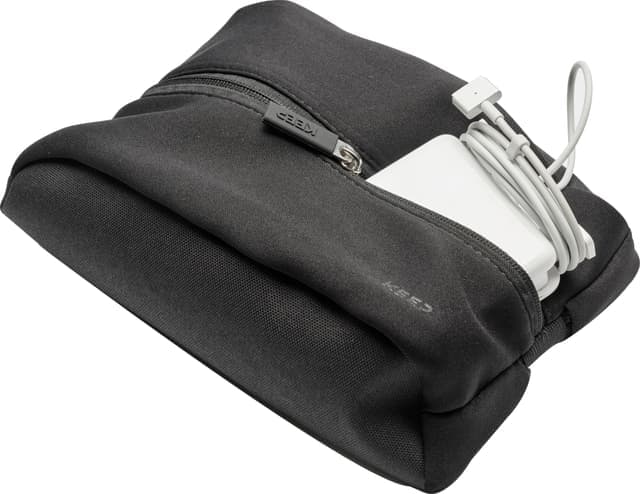 KEEP laddningsfodral (svart) - Använt skick – Tydliga spår av användning