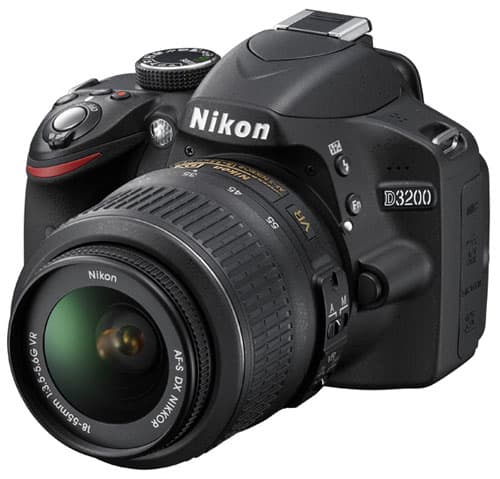 Nikon D3200 Noir + Obj. Nikon AF-S DX VR 18 - 55 mm f/3.5 - 5.6 série G