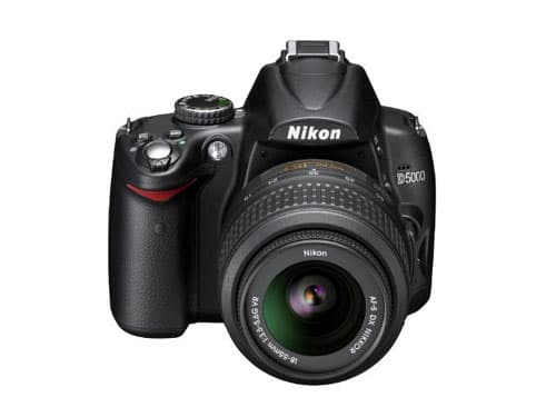 Nikon D5000 + Obj. Nikon AF-S DX VR 18 - 55 mm f/3.5 - 5.6 G + Vidéo HD 720p