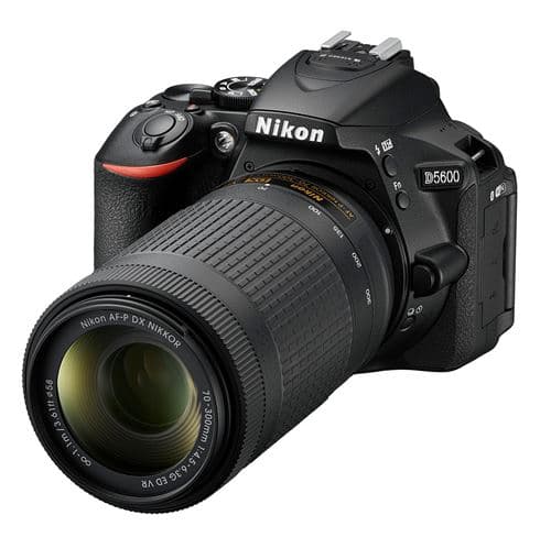 Appareil photo Reflex Nikon D5600 Noir + Objectif AF-P DX 18-55mm f/3,5-5,6 G VR + Objectif AF-P DX 70-300mm f/4,5-6,3 G ED VR