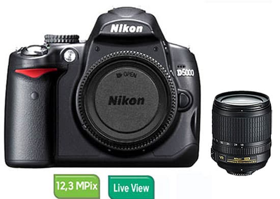 Nikon D5000 + Obj. Nikon AF-S DX VR 18 - 105 mm f/3.5 - 5.6 G ED
