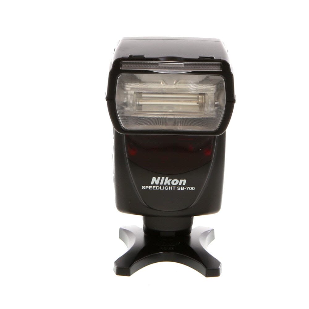 Nikon SB-700 Speedlight Flash [GN28M] | Bounce, Zoom | - EX+ - Excellent Plus - With Case, Diffuser, Filter Set and Stand | Used