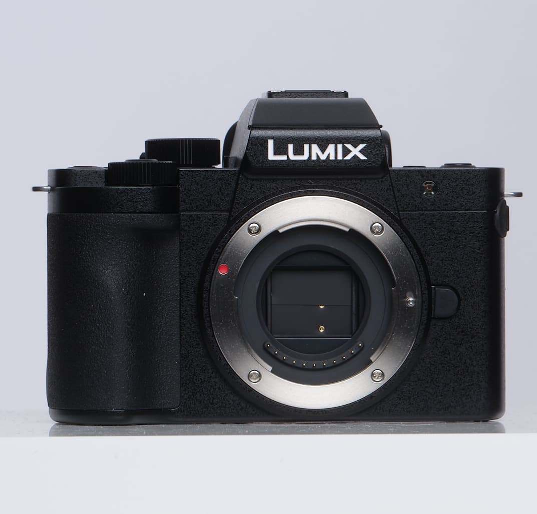 Panasonic Lumix G100D Mirrorless MFT (Micro Four Thirds) Camera Body, Black | 20.3MP | - LN- - Like New Minus - With AC Adapter/USB Cable, Battery