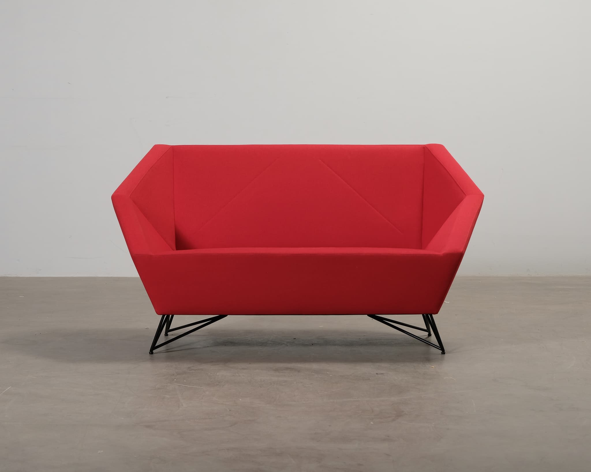 Prostoria 3angle 2-sits soffa röd