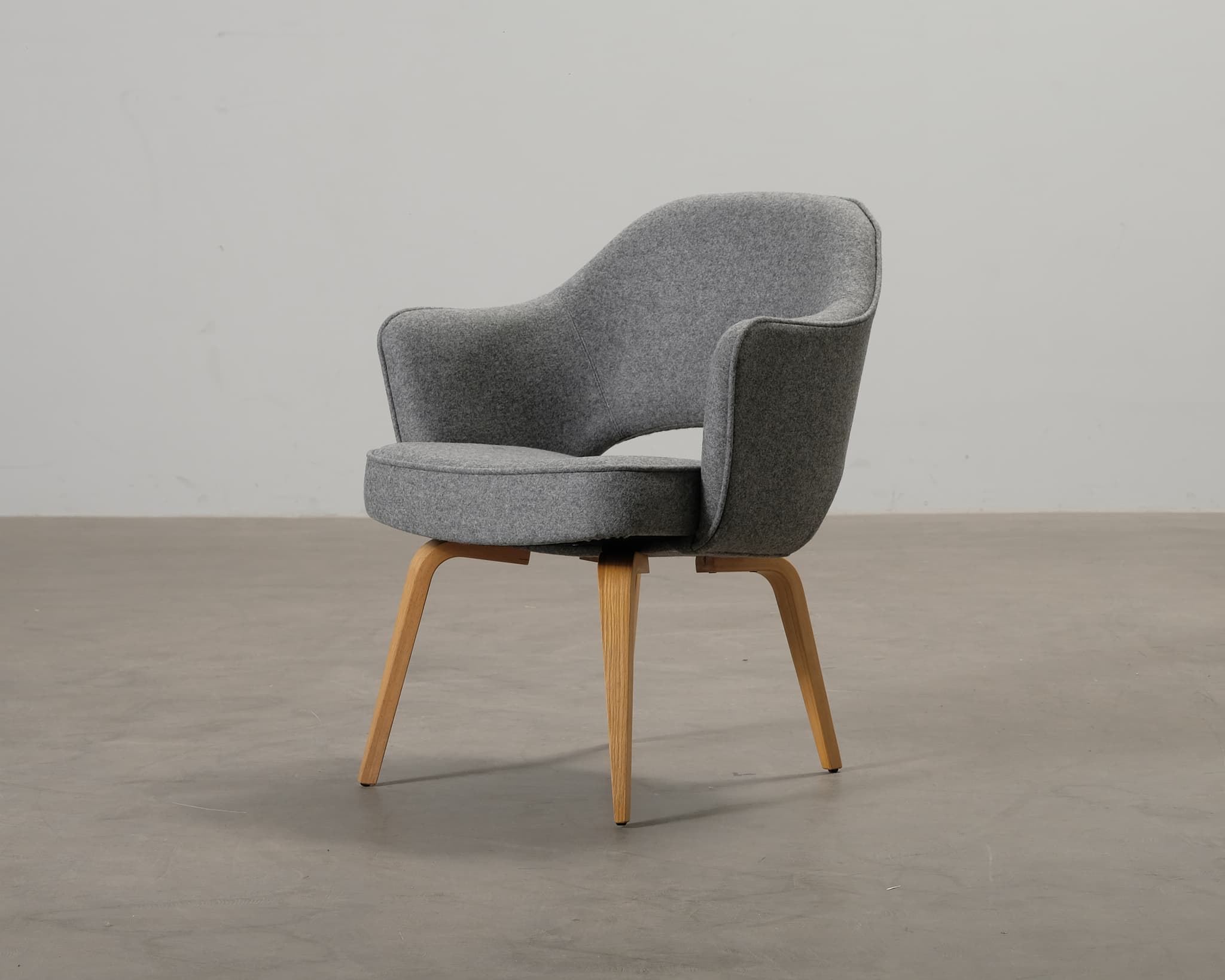 Knoll Eero Saarinen Executive Chair stol grå