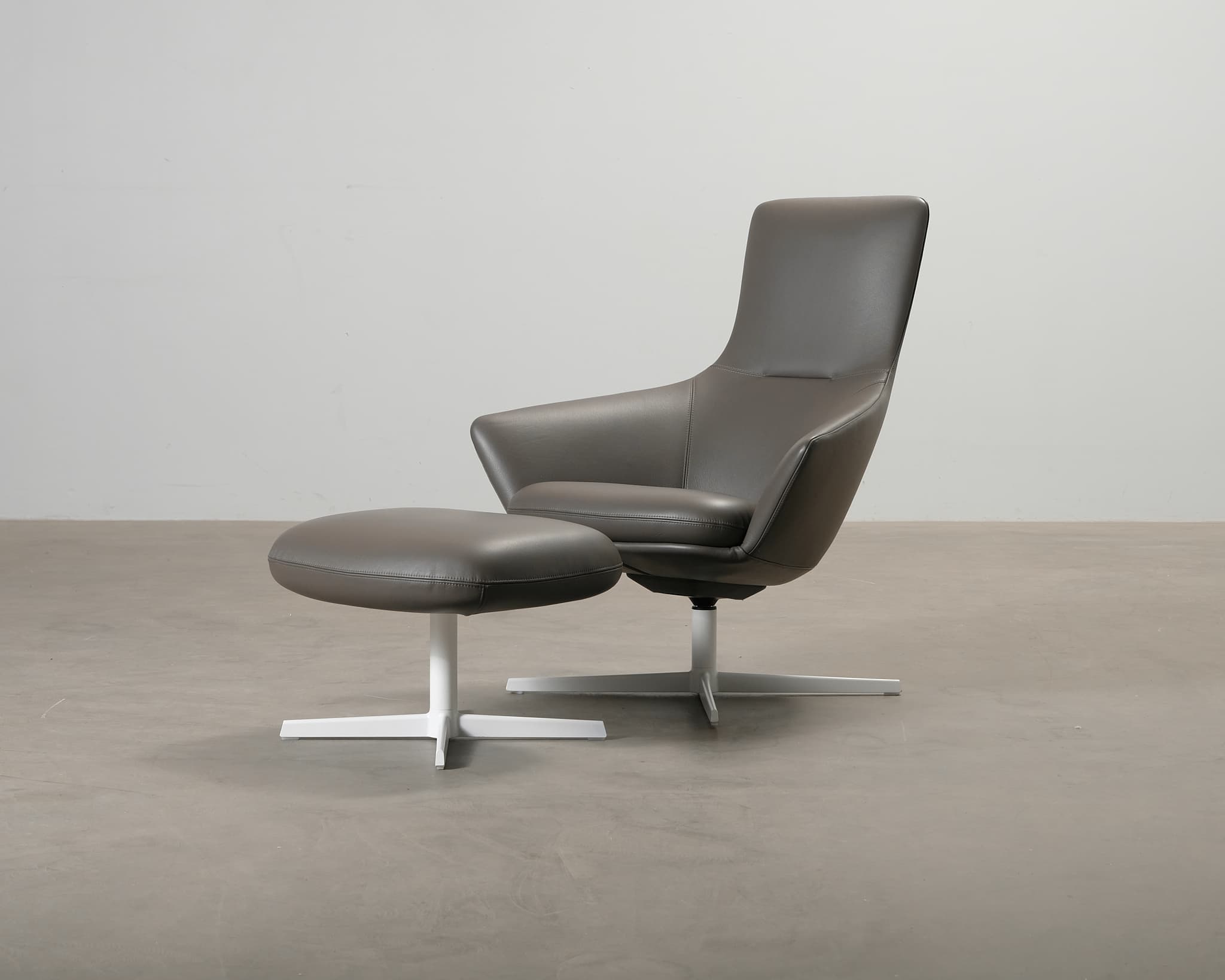 LaPalma Wing Tip fåtölj med fotpall brun / vit