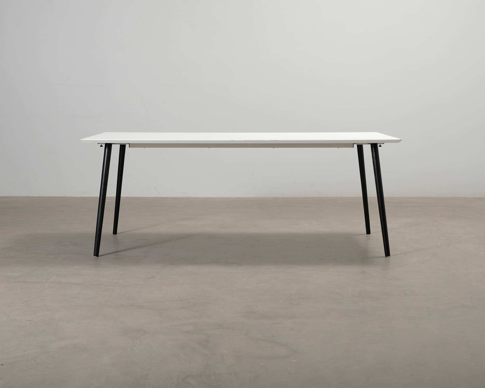 Sofacompany Allie matbord vit / svart