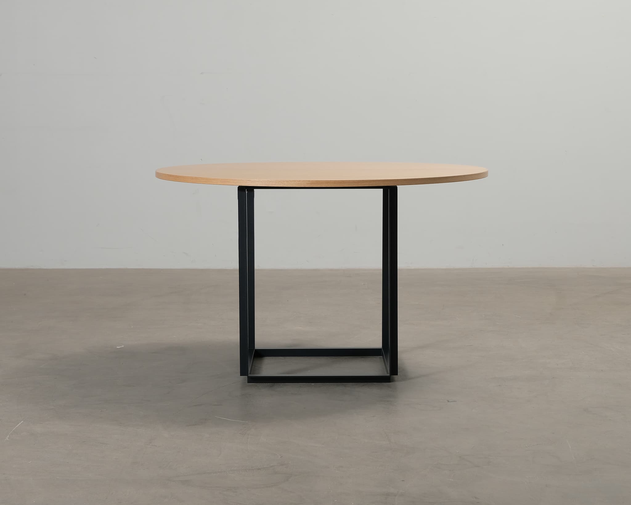 New Works Florence matbord ek ø 120 cm