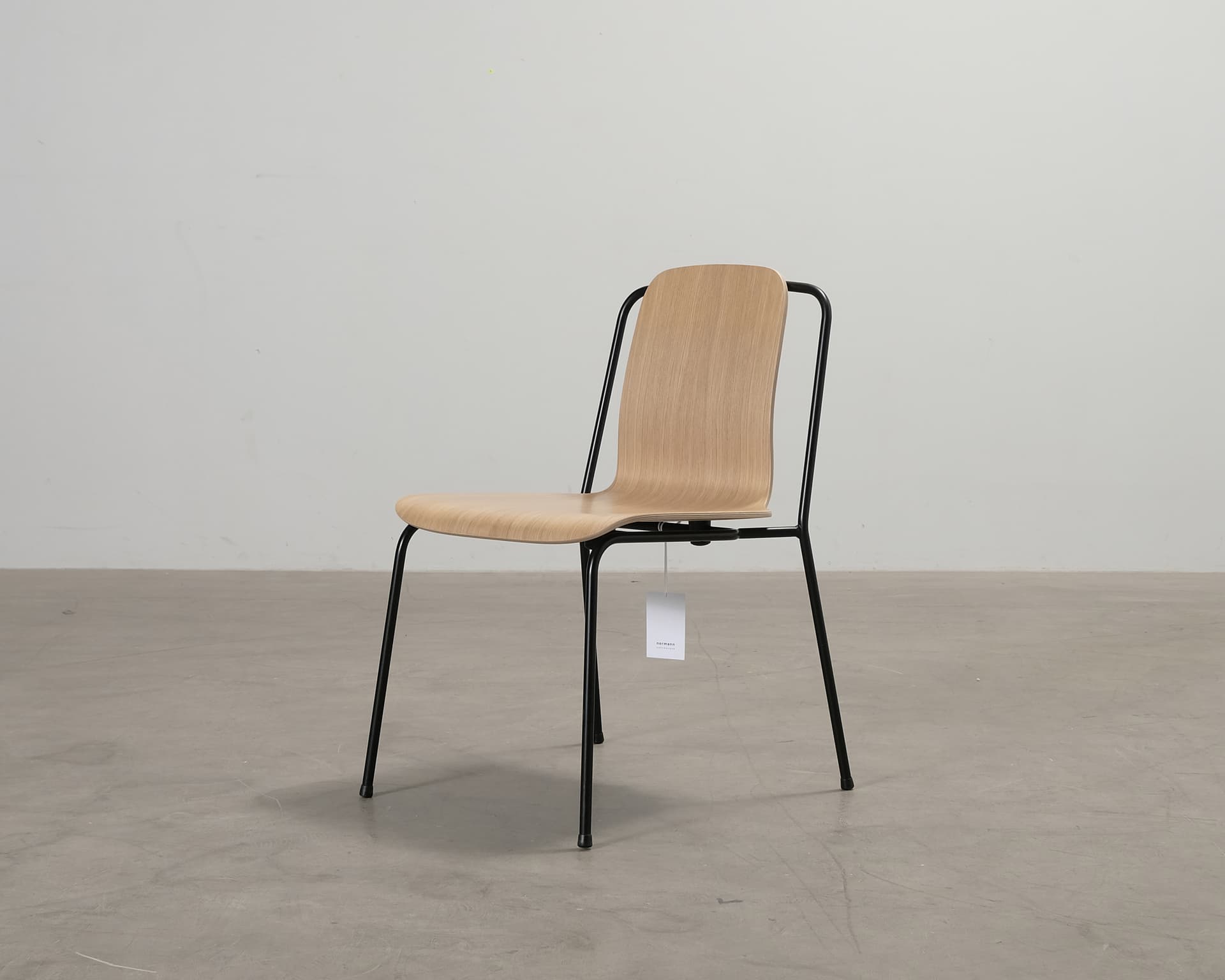 Normann Copenhagen Studio stol vit