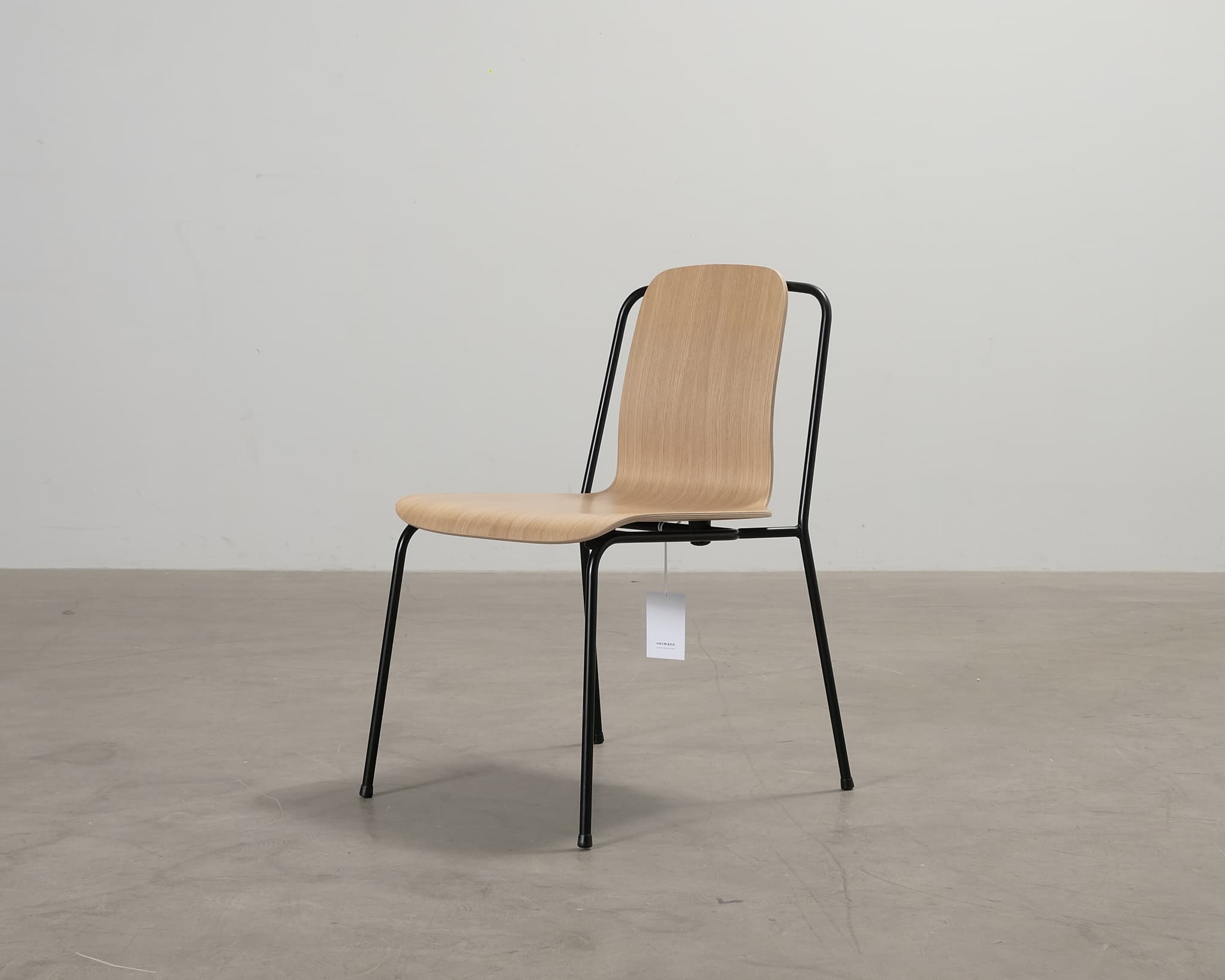 Normann Copenhagen Studio stol vit