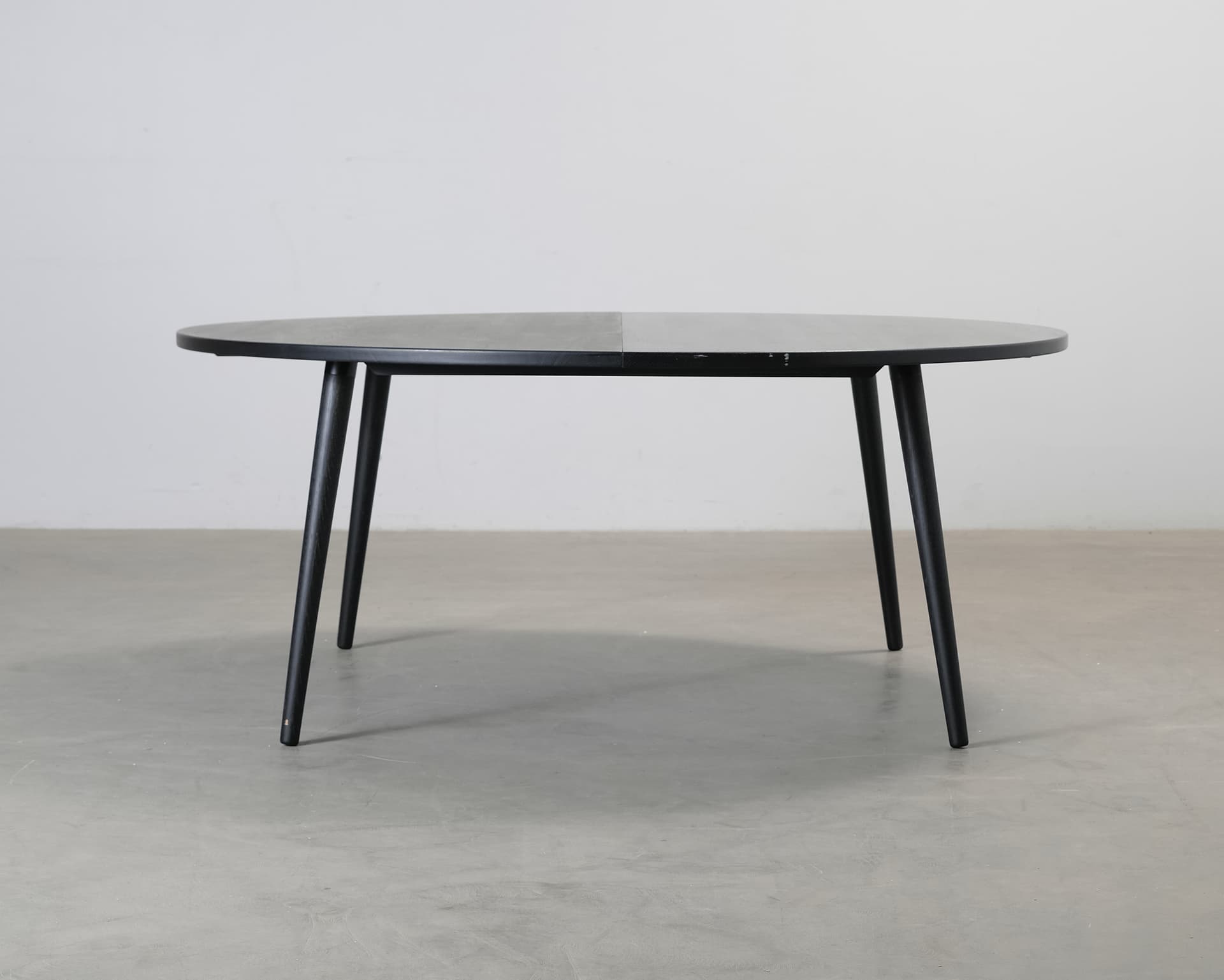FeelDesign Table 1 matbord ø 180 cm svart