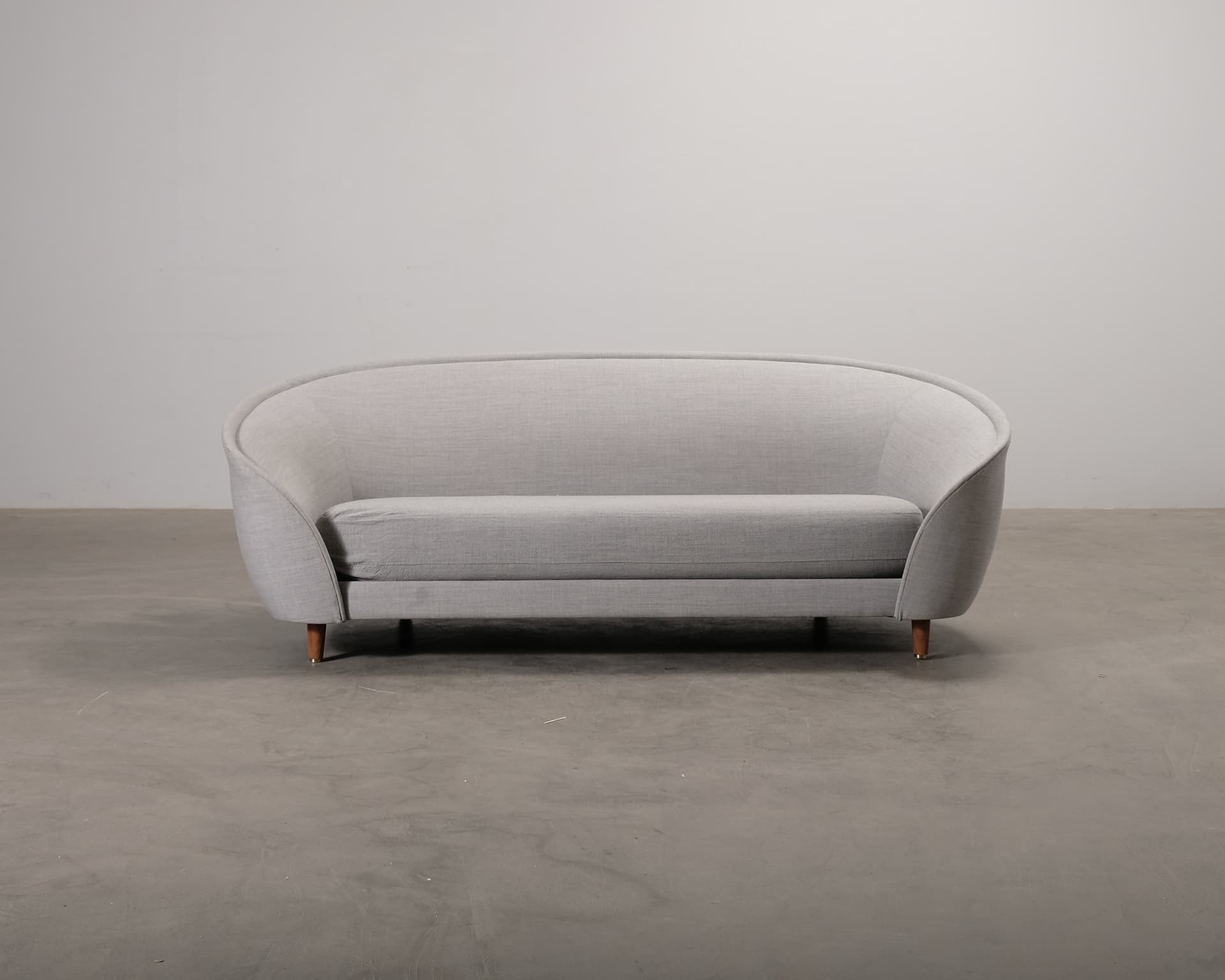 GUBI Revers 2,5-sits soffa grå