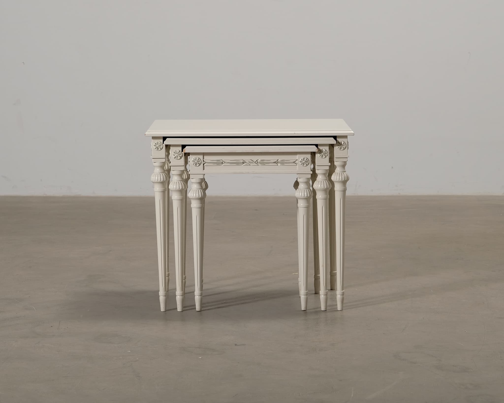 Gustaviansk stil seriebord 3 delar naturvit