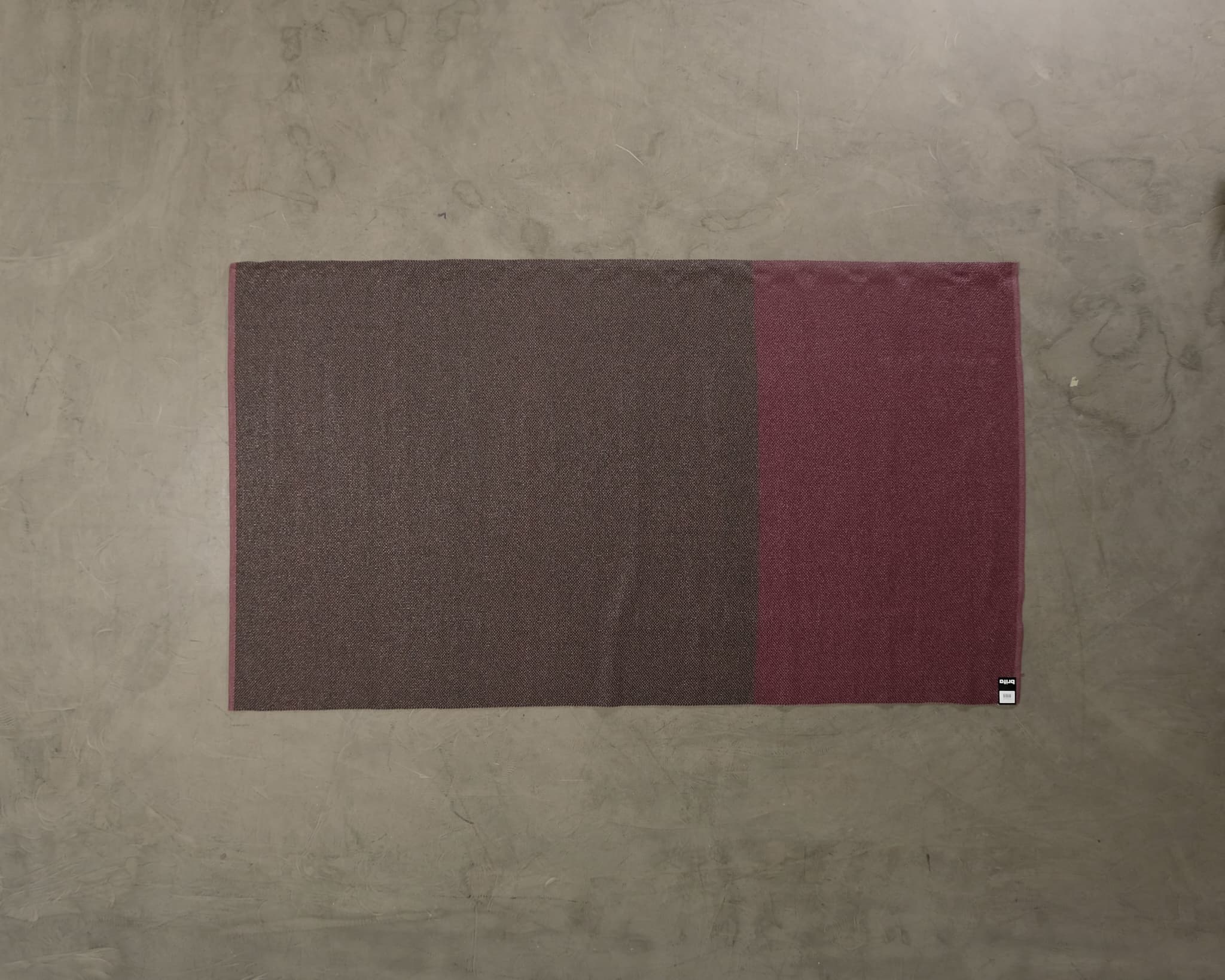 Brita Sweden Moor Raspberry matta 170 x 300 cm