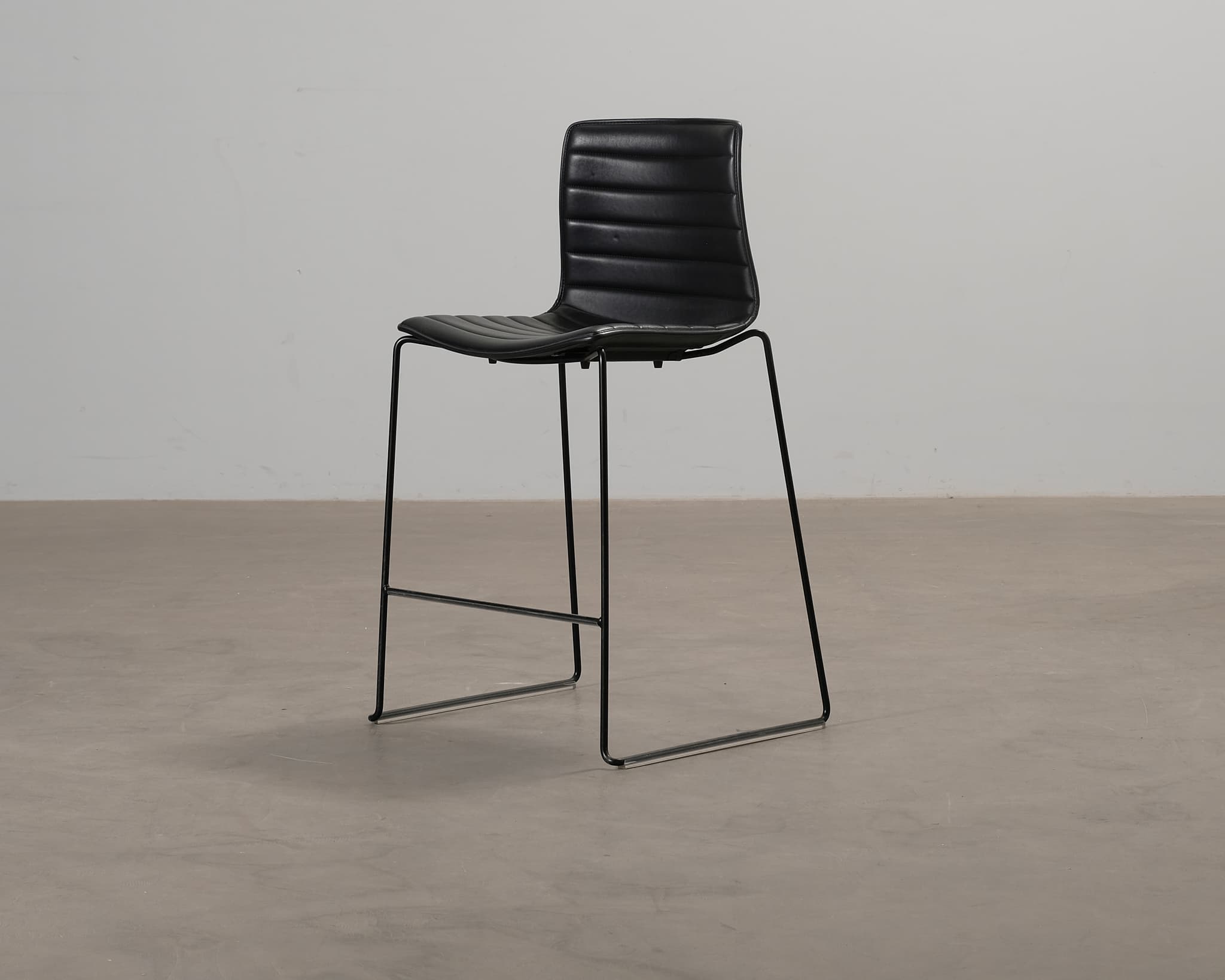 Arper Catifa 46 barstol svart