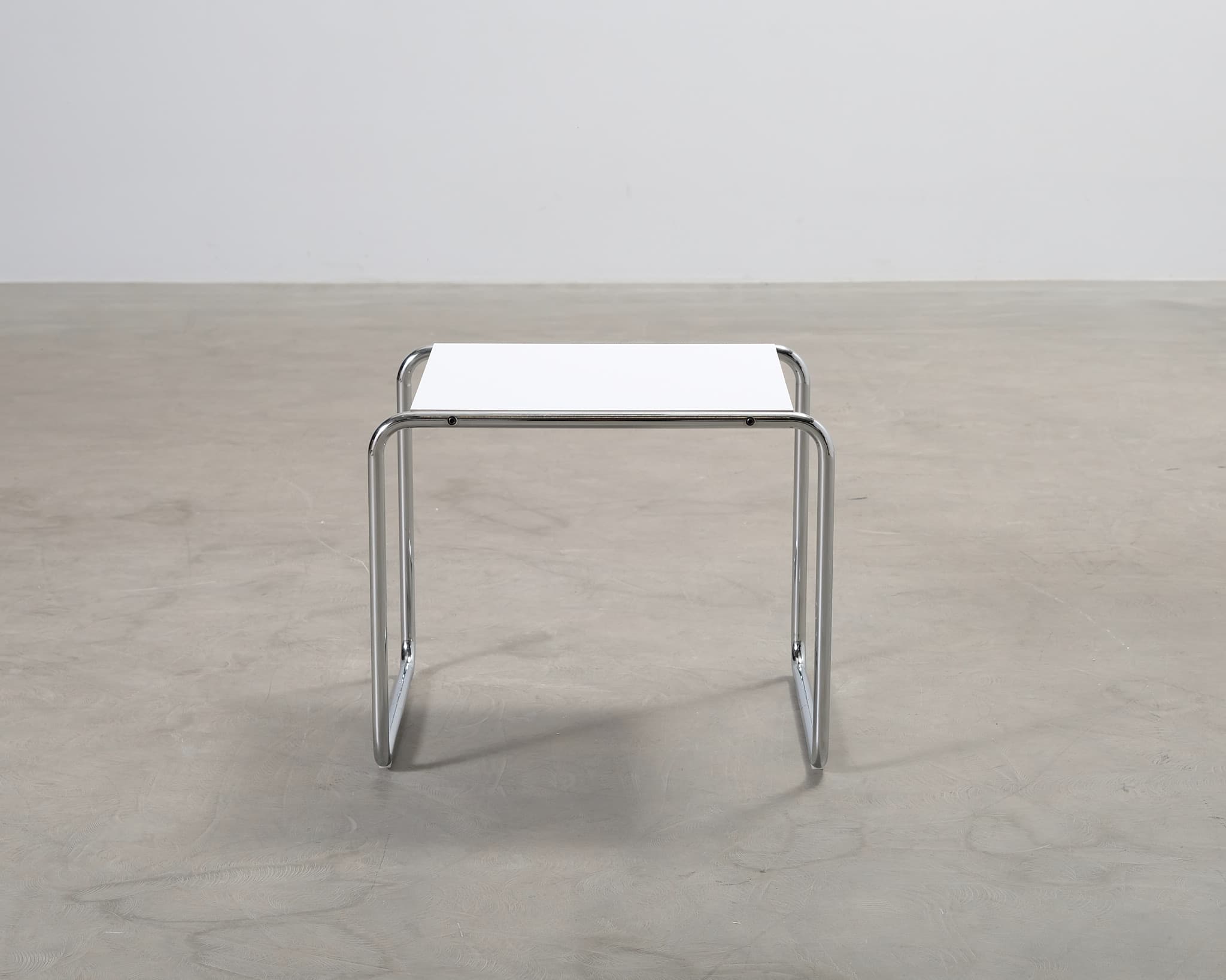 Knoll Laccio sidobord vit