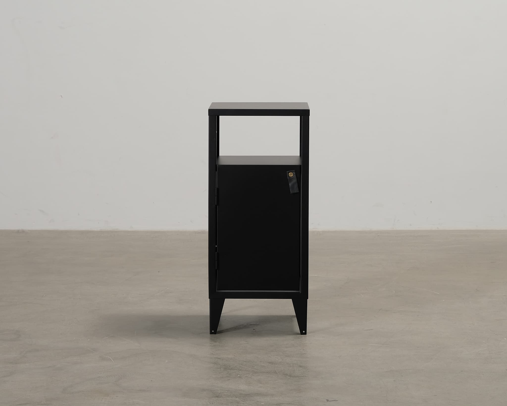 FeelDesign Plate nattduksbord svart