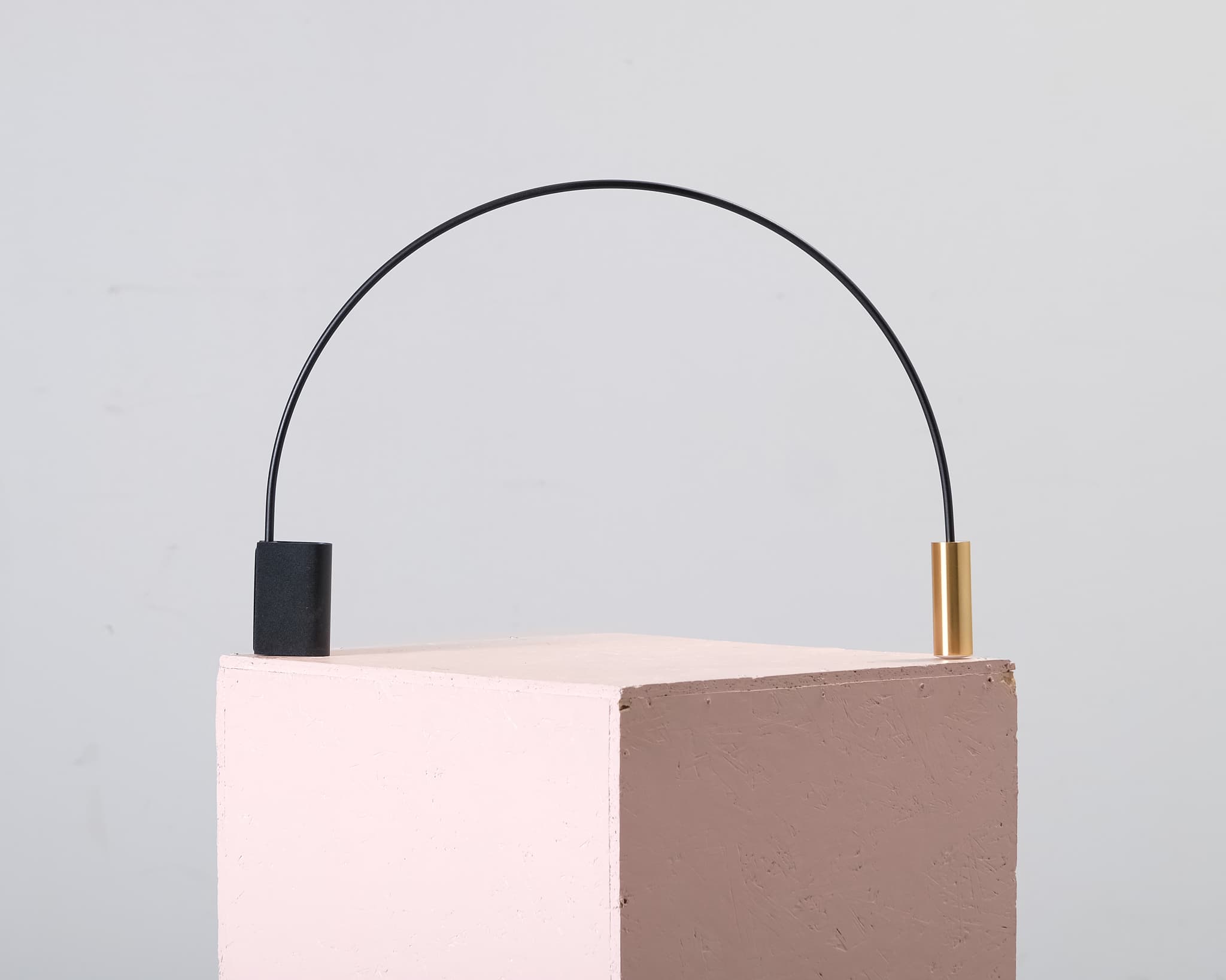 Estiluz Volta A-3531 vägglampa svart / mässing