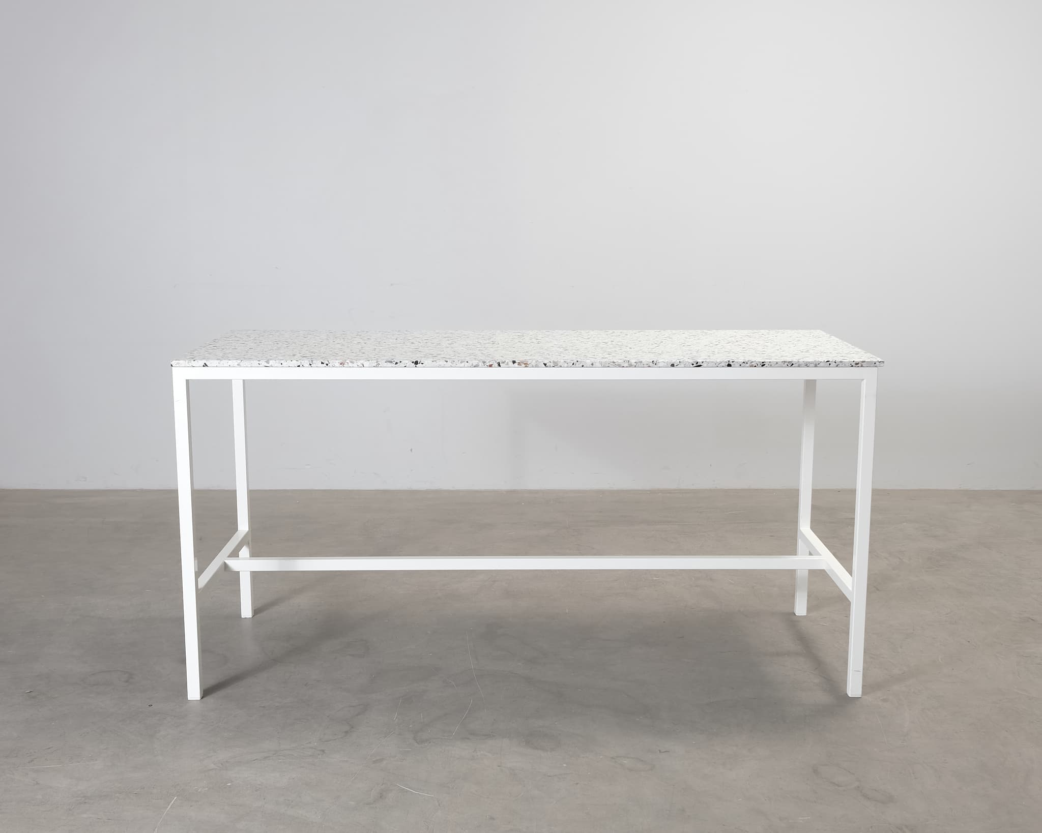 Barbord med terrazzobordskiva