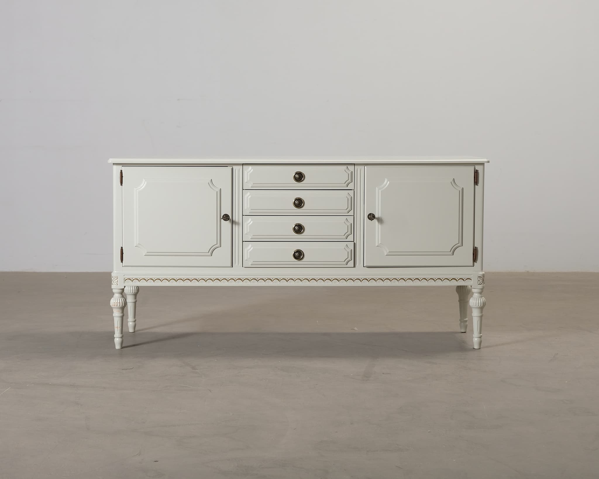 Laitala skänk i gustaviansk stil vit