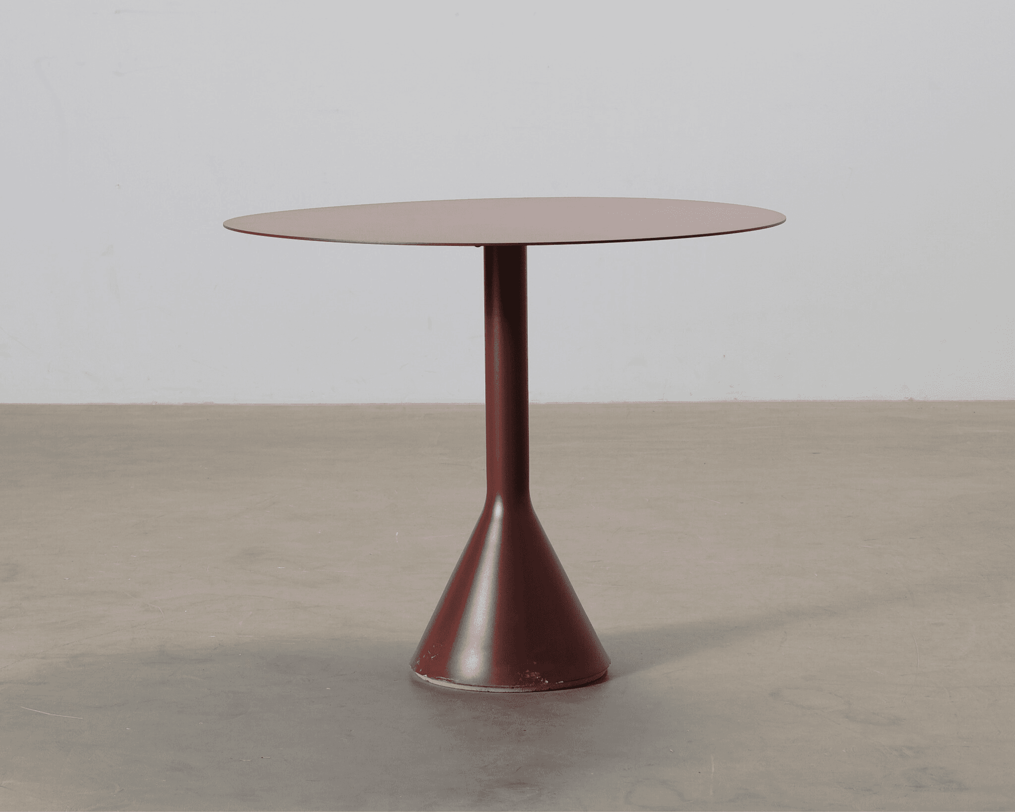 HAY Palissade Cone bord ø 90 cm vinröd