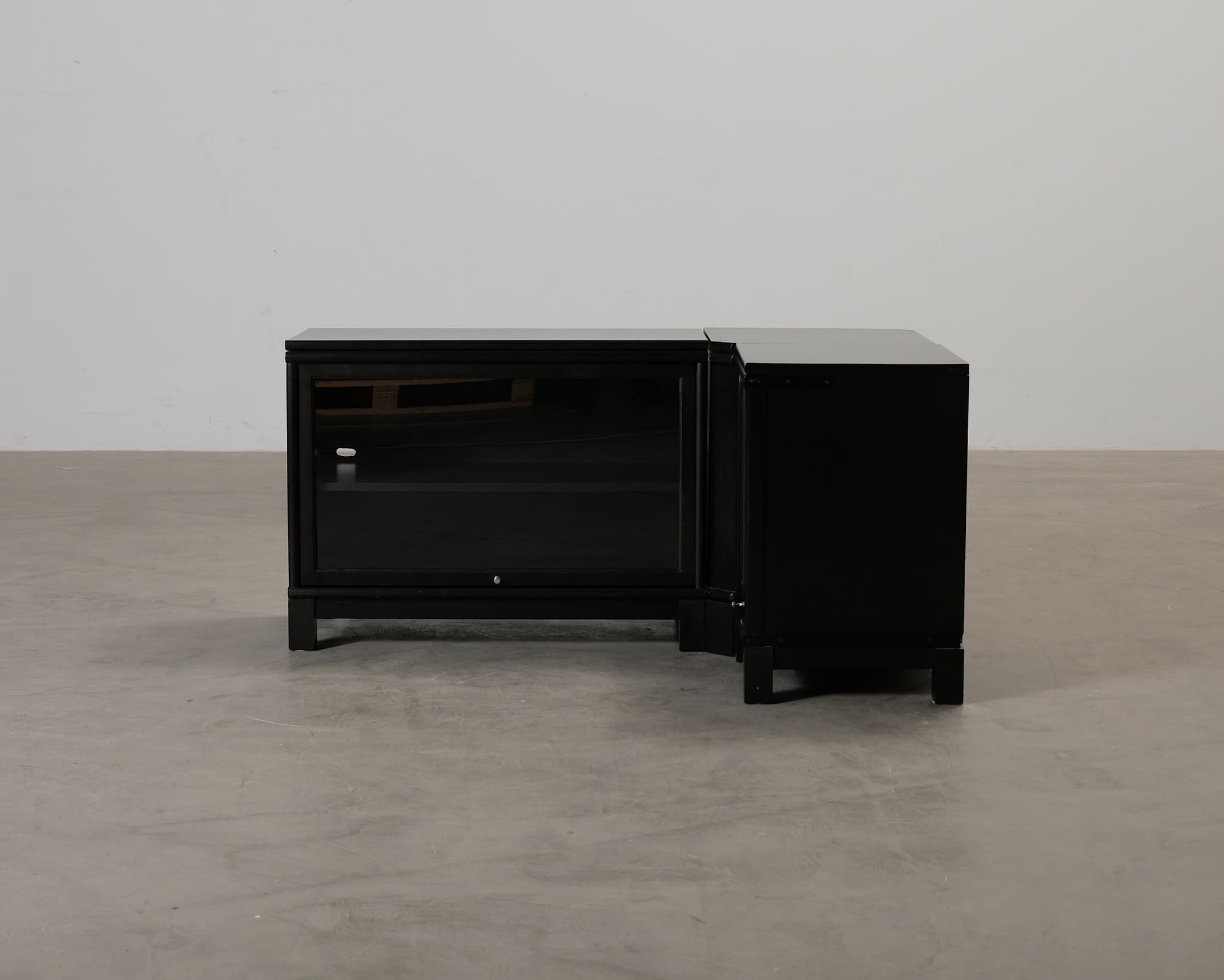 Boknäs TV-bänk betsad ek