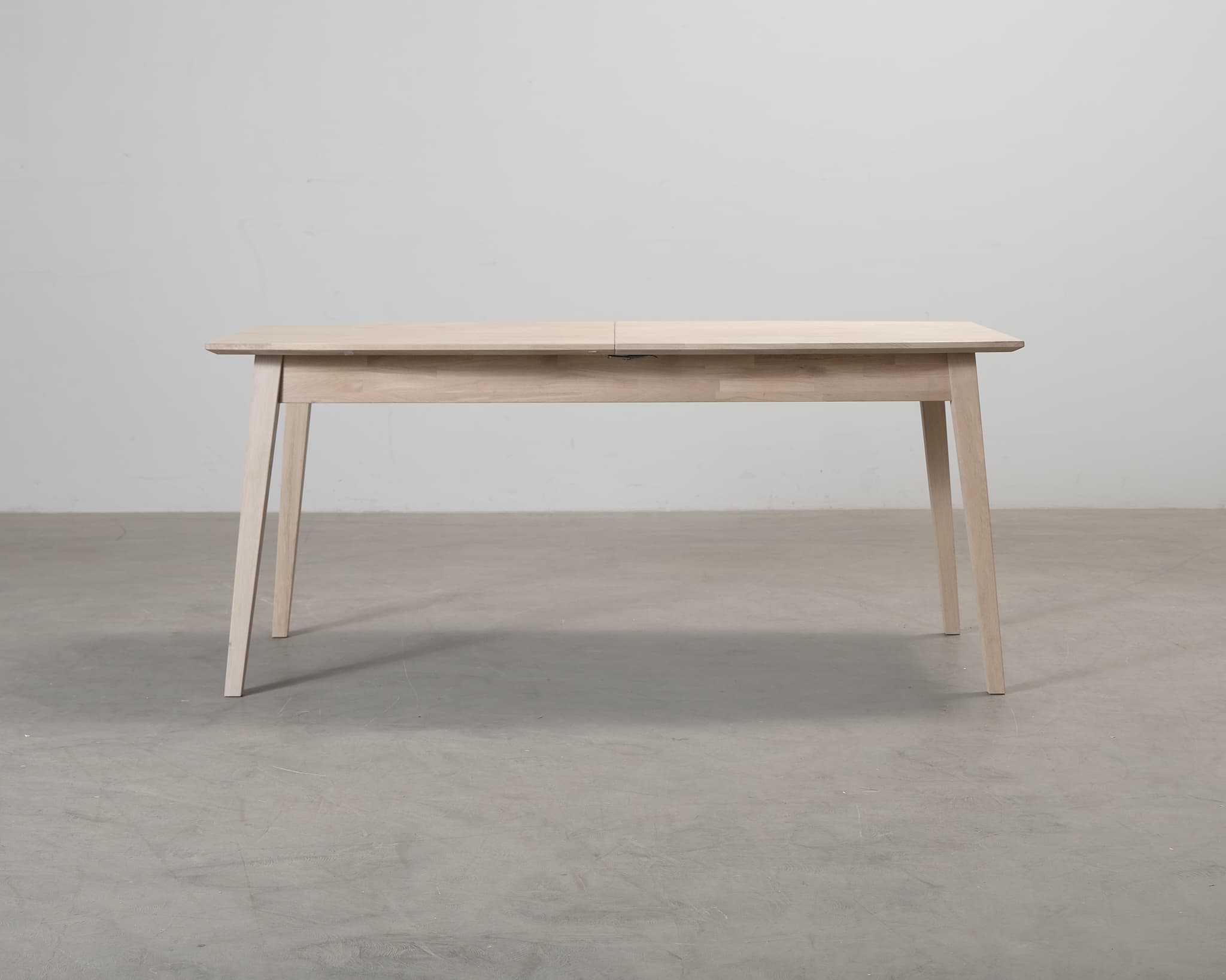 Mio Ekerö förlängningsbart matbord 171-230 cm ek