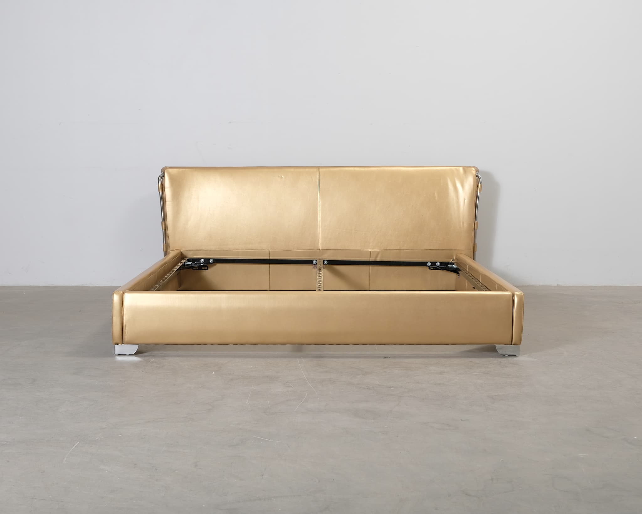 Tarun sängram 180 cm guld