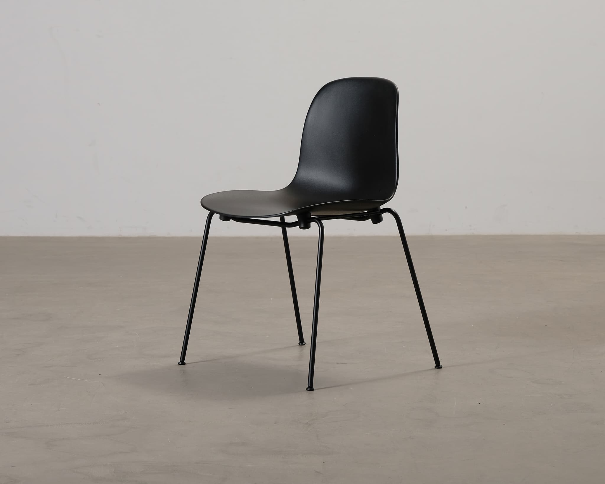 Normann Copenhagen Form stol svart