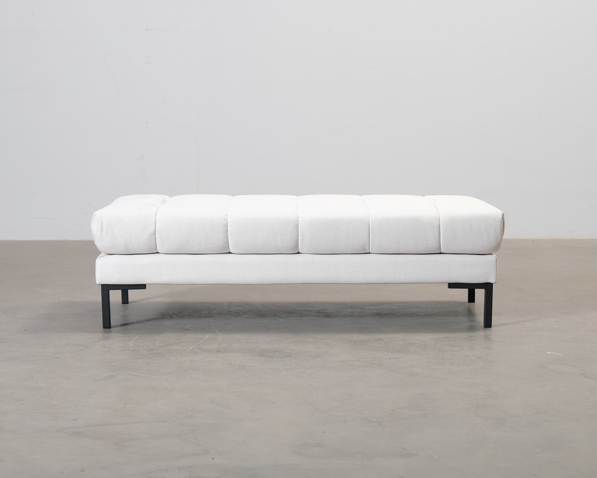 Cosmopolitan Design fotpall / bänk ljusbeige