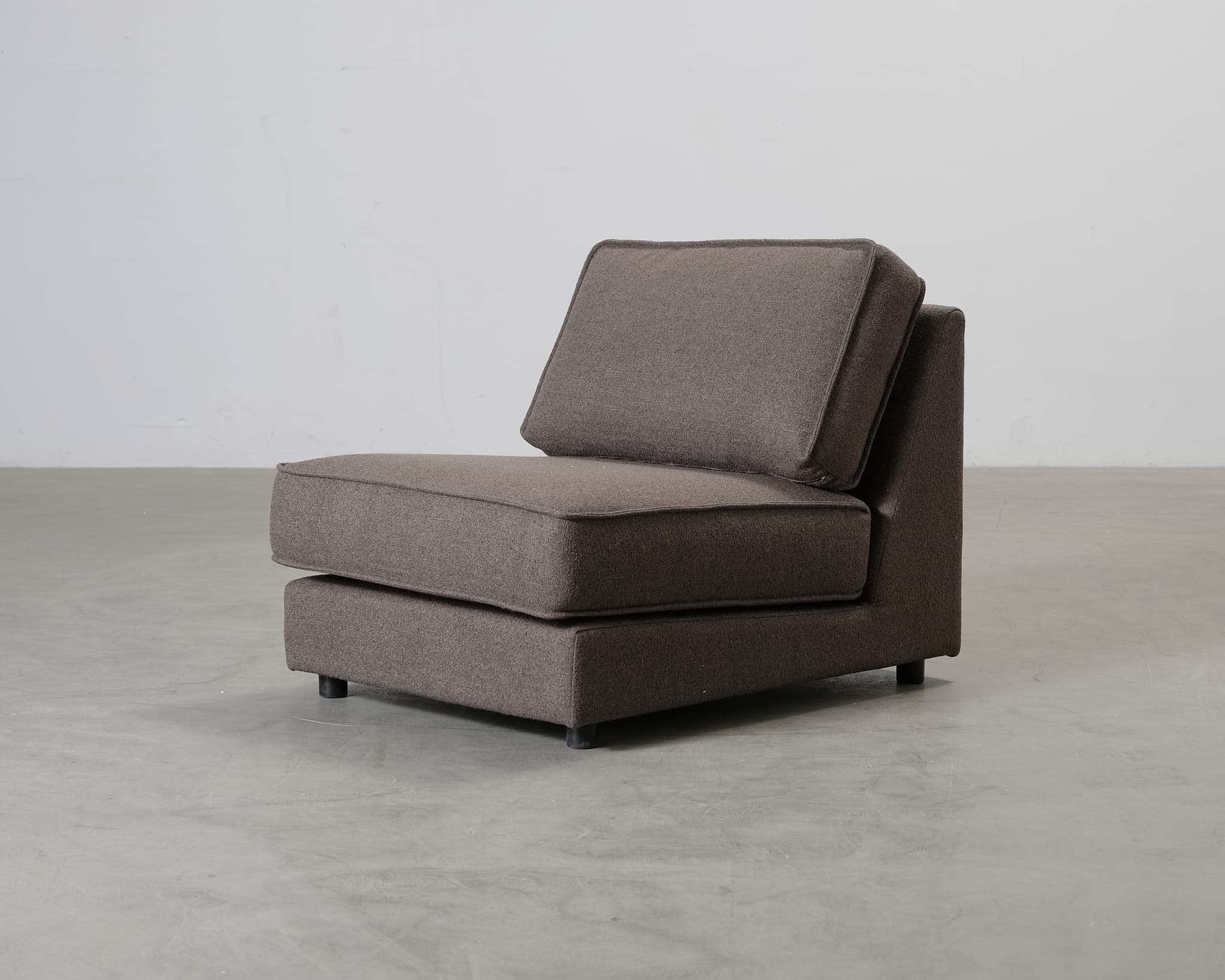 Forms & Objects Olivia fåtölj brun