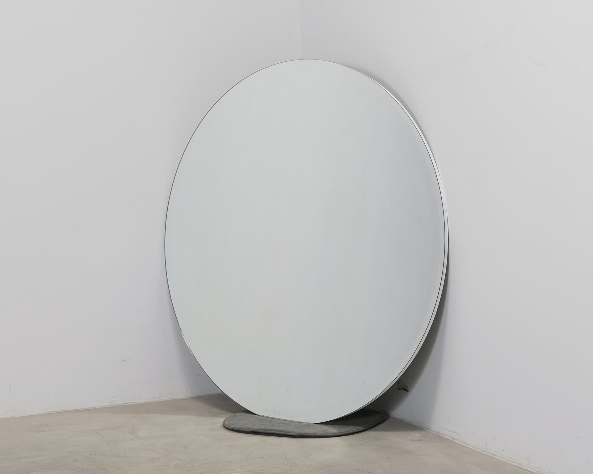 Roa spegel ø 110 cm vit