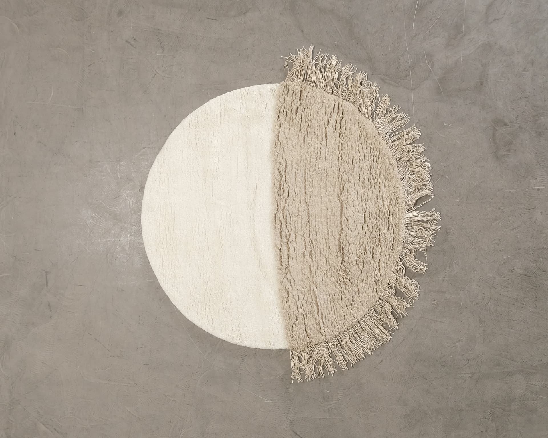 Woven Works Arc ullmatta ø 120 cm vit / beige